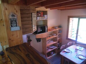 Dining - Holiday Home 'Gite 33m2, Vue Sur Le Vercors' with Mountain View, Private Terrace and Wi-Fi (Vinay)