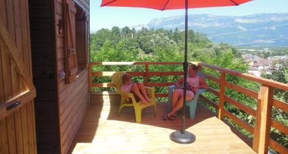 Ferienhaus 'Gite 33m2, Vue Sur Le Vercors' mit Bergblick, privater Terrasse und Wi-Fi
