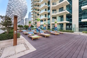 Terrace/patio - Missoni | Canal View | Fully Furnished Studio (Dubai)