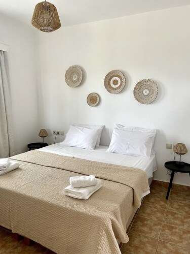 Maison de vacances 'Kythiris Studios - Bungalow 3' avec vue sur la mer, Wi-Fi et climatisation