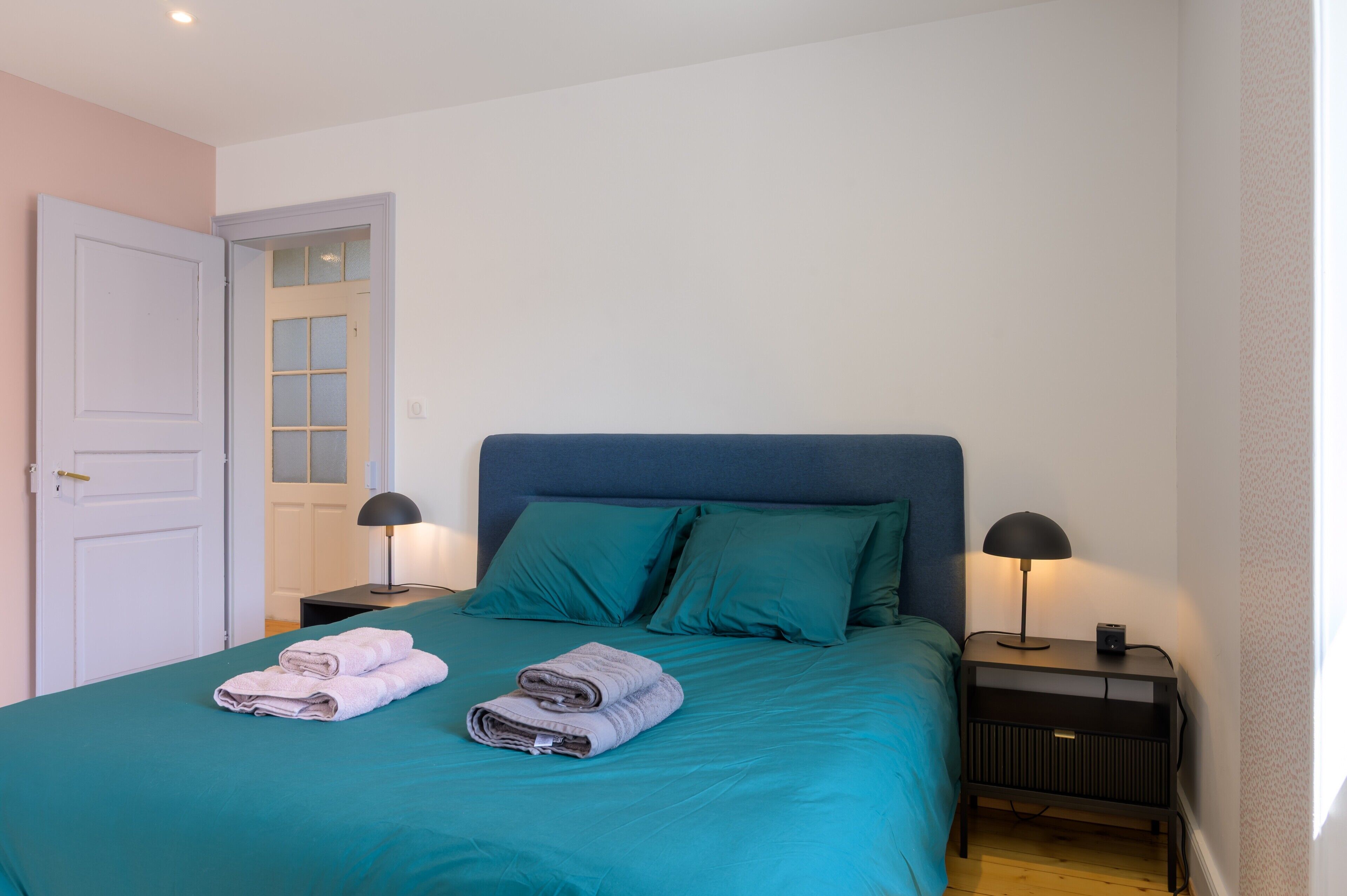 4 Schlafzimmer, Bügeleisen/Bügelbrett, kostenloses WLAN, Bettwäsche