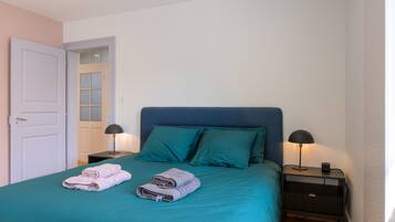 4 Schlafzimmer, Bügeleisen/Bügelbrett, kostenloses WLAN, Bettwäsche