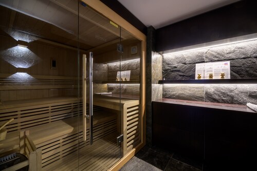 Villa "Le Domaine Endila" mit Bergblick, privater Terrasse und Sauna