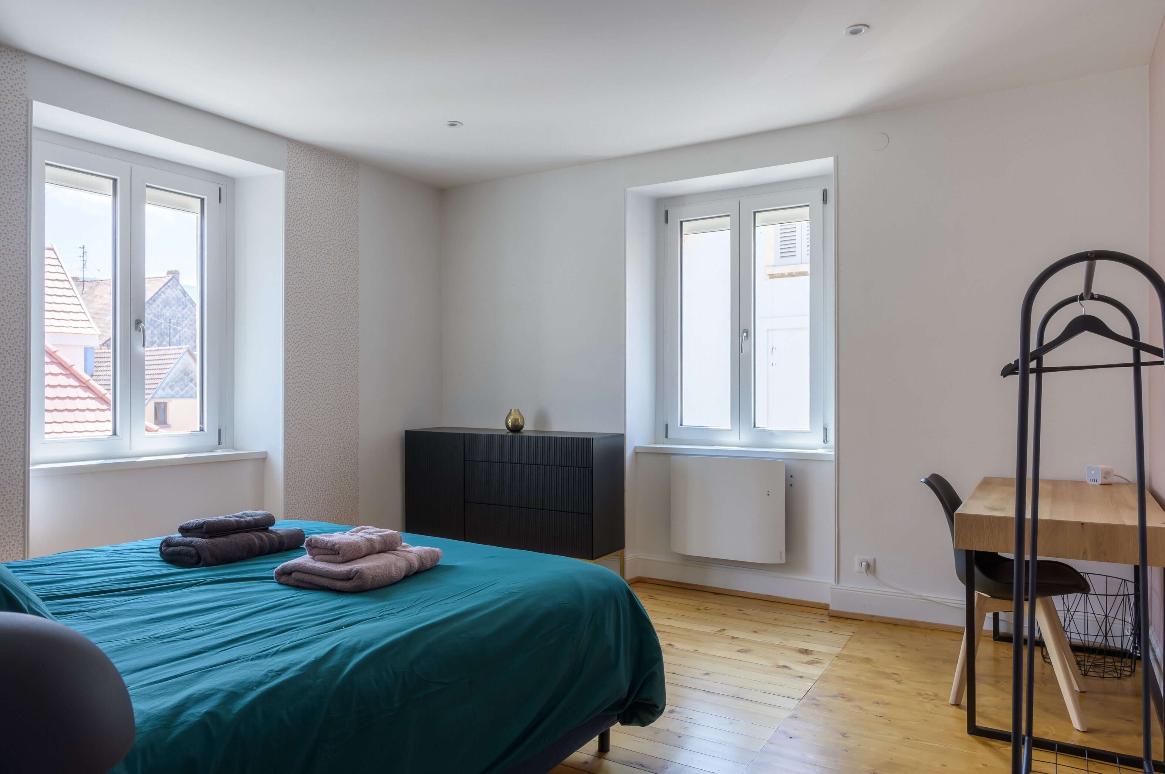 4 chambres, fer et planche à repasser, Wi-Fi gratuit, draps fournis