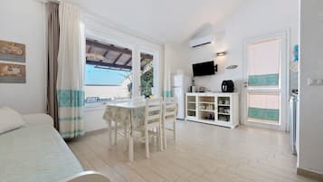 1 bedroom, iron/ironing board, WiFi (free), bed sheets