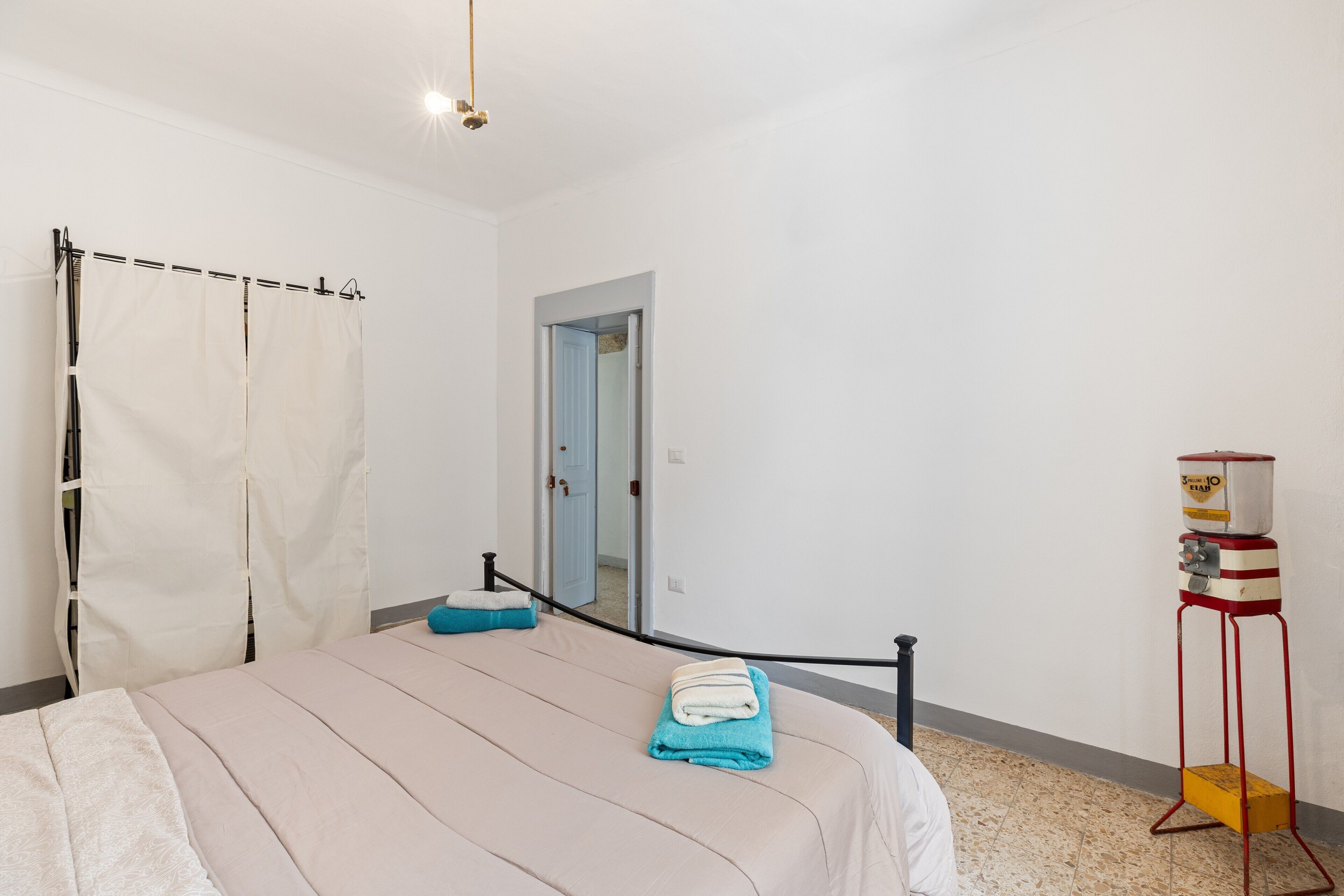 3 Schlafzimmer, Schreibtisch, Bügeleisen/Bügelbrett, kostenloses WLAN