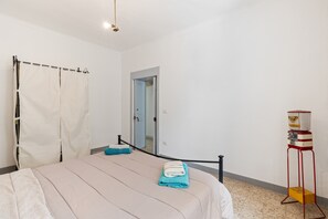 3 Schlafzimmer, Schreibtisch, Bügeleisen/Bügelbrett, kostenloses WLAN