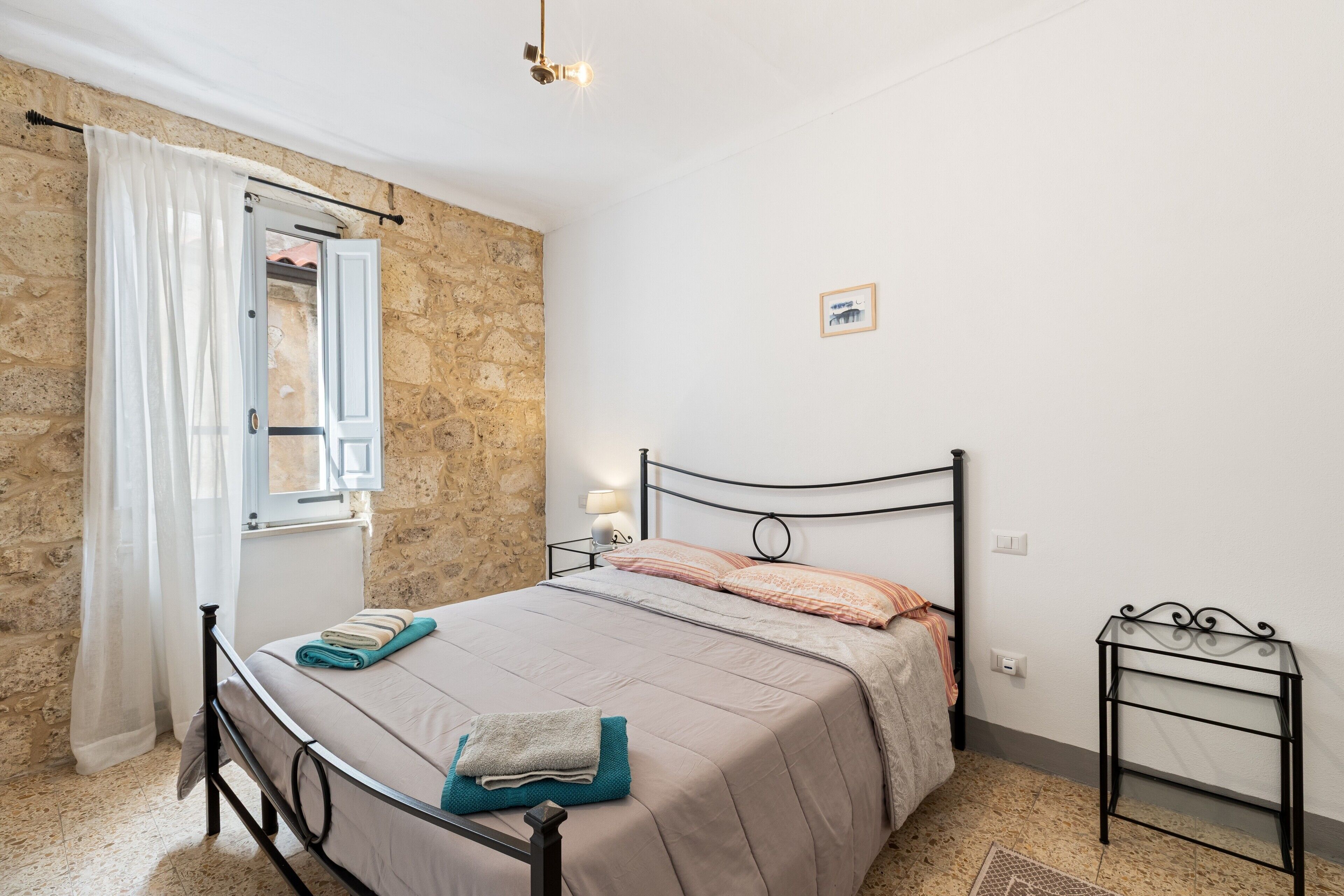 3 Schlafzimmer, Schreibtisch, Bügeleisen/Bügelbrett, kostenloses WLAN
