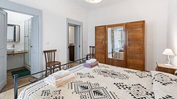 3 chambres, bureau, fer et planche à repasser, Wi-Fi gratuit