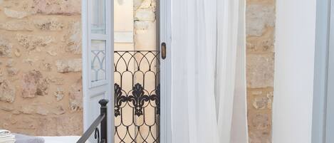 3 makuuhuonetta, silitysrauta/-lauta, ilmainen Wi-Fi, vuodevaatteet