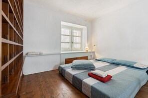 3 Schlafzimmer, Schreibtisch, Bügeleisen/Bügelbrett, kostenloses WLAN