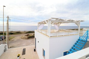 Comfort House, Sea View | Terrace/patio