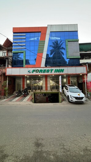 Front of property - Safariya Forest Inn (Kumily)