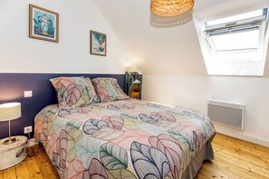 2 chambres, fer et planche à repasser