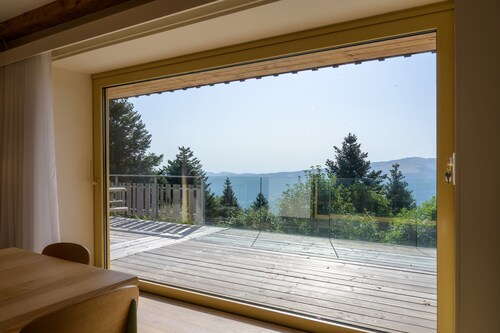 Holiday Home 'Refuge Mil100' with Mountain View, Private Terrace and Wi-Fi