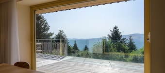 Holiday Home 'Refuge Mil100' with Mountain View, Private Terrace and Wi-Fi