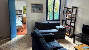 1 bedroom, iron/ironing board, WiFi