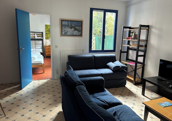 1 bedroom, iron/ironing board, WiFi