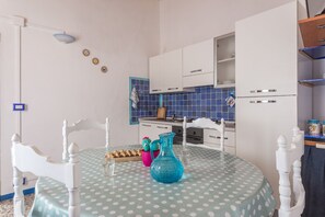 Dining - Holiday Home 'La Casetta - Sea and Mountain' with Mountain View, Balcony and Wi-Fi (Scano di Montiferro)