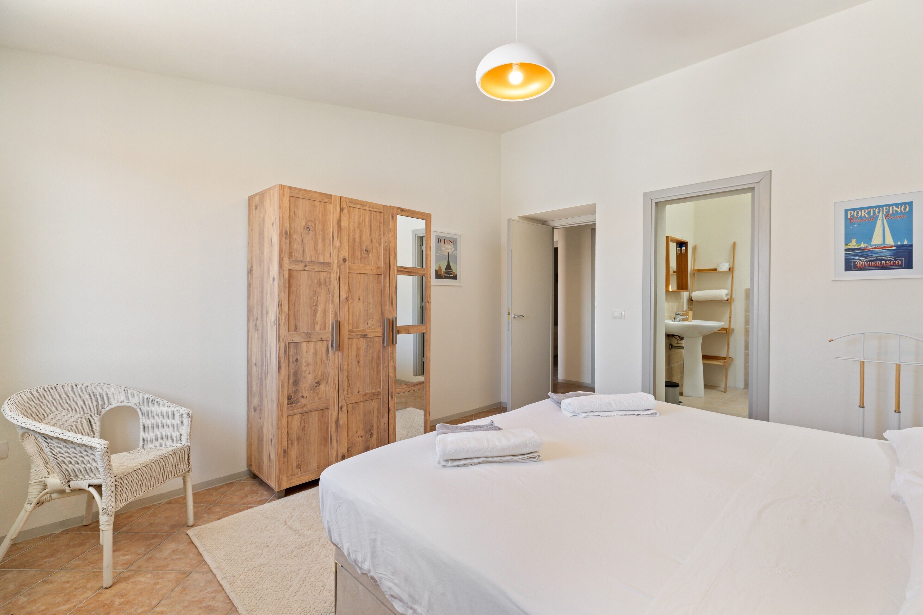 3 bedrooms, iron/ironing board, free WiFi, bed sheets
