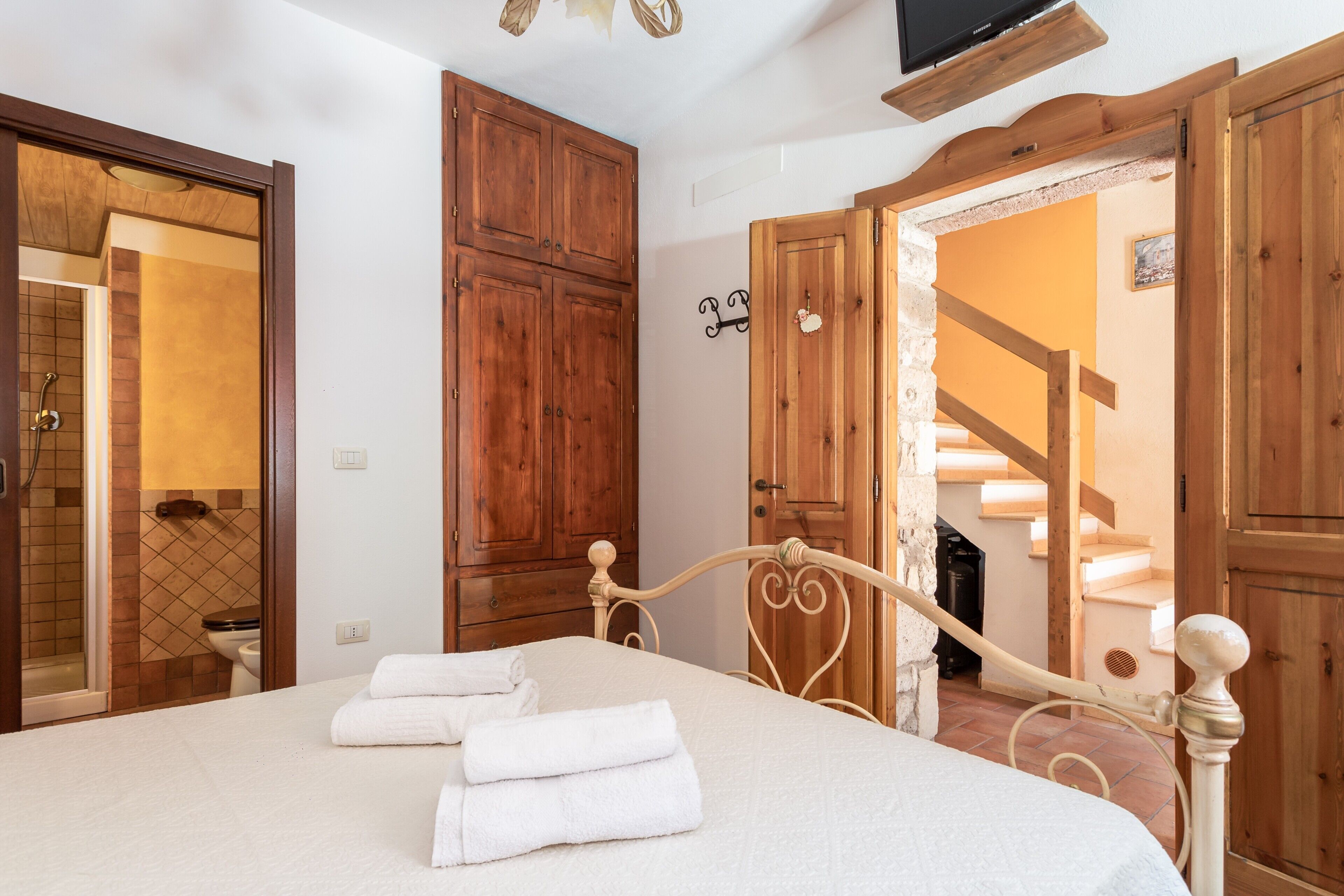 3 habitaciones, wifi gratis y ropa de cama 