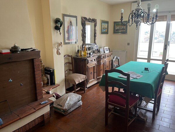 تناول الطعام