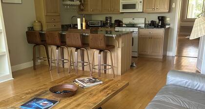 Cozy 1-bedroom with AC & Lake Access WiFi in Ellsworth Near Acadia Bar Harbor