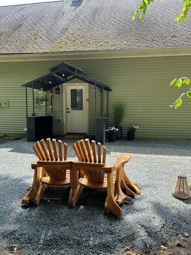Cozy 1-bedroom with AC & Lake Access WiFi in Ellsworth Near Acadia Bar Harbor