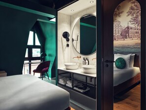 Premium bedding, pillow-top beds, minibar, in-room safe