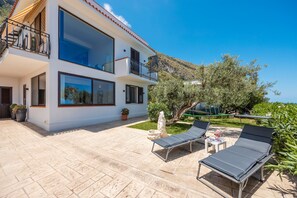 Terrace/patio - Villa 'Anna Messina' with sea view, Wi-Fi and air conditioning (Carini)