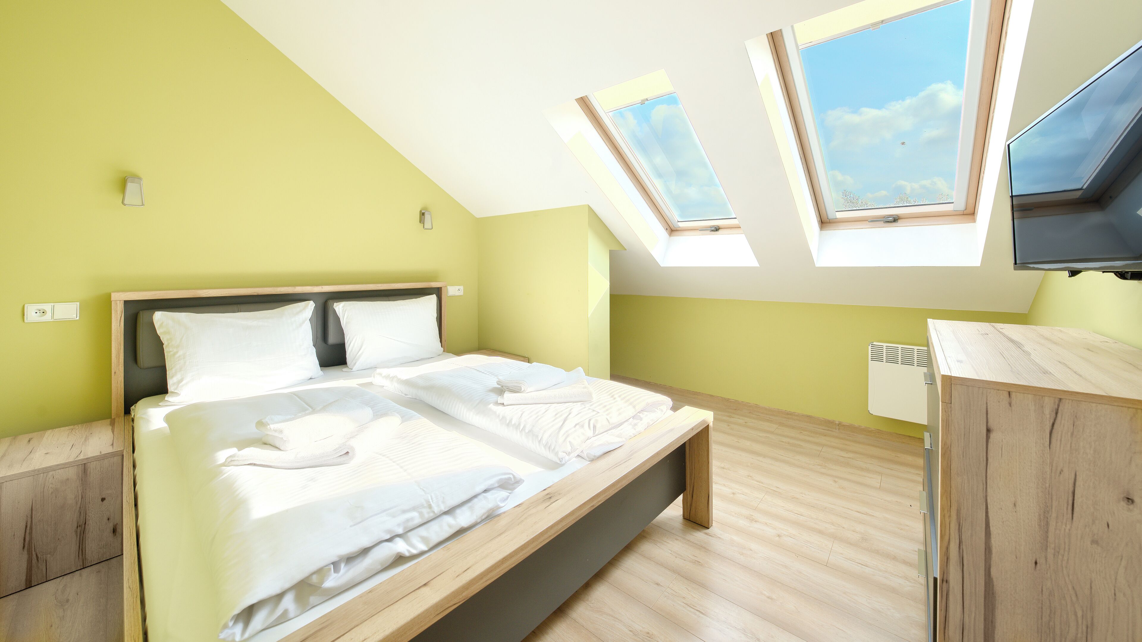 Apartment (406) | Individually decorated, individually furnished, iron/ironing board