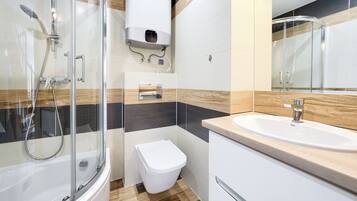 Apartamento (406) | Banheiro | Chuveiro, toalhas de banho