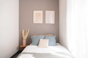 2 slaapkamers, reisbedje, wifi, beddengoed