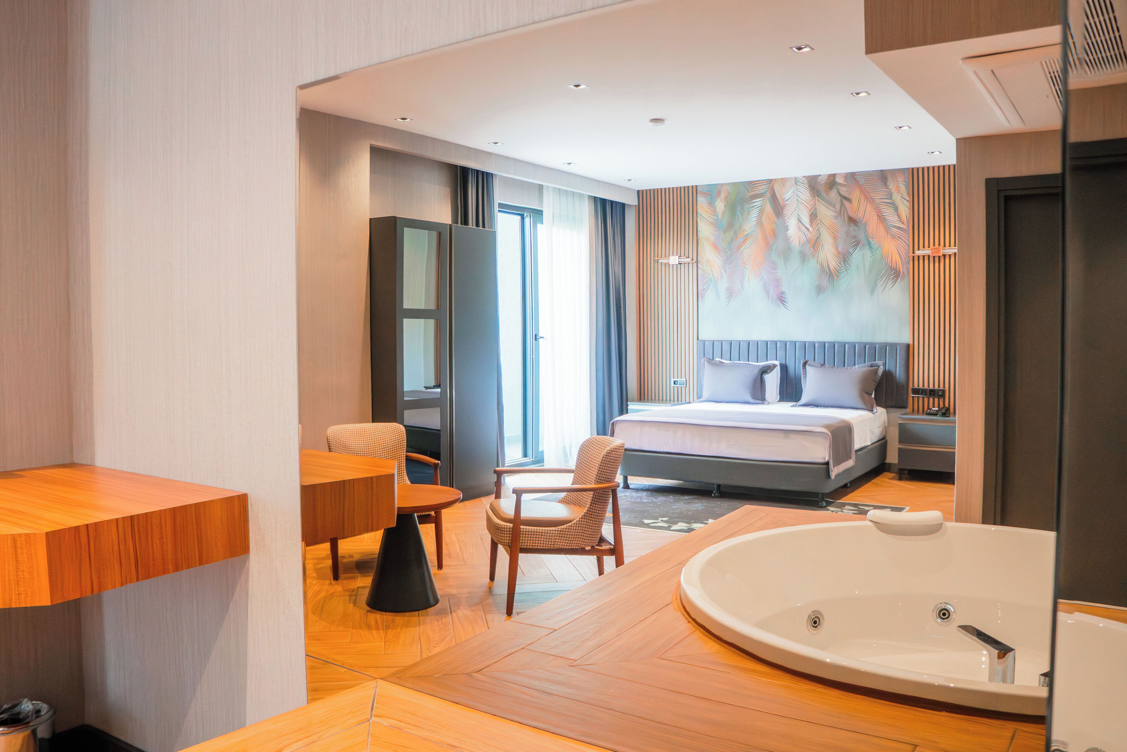 Superior Room | Minibar, in-room safe, desk, laptop workspace