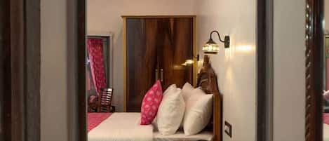 Bureau, espace de travail pour ordinateur portable