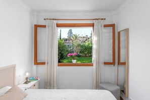 2 quartos, ferros/tábuas de passar roupa, Wi-Fi, roupa de cama