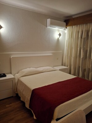 Double Room | Desk, free WiFi