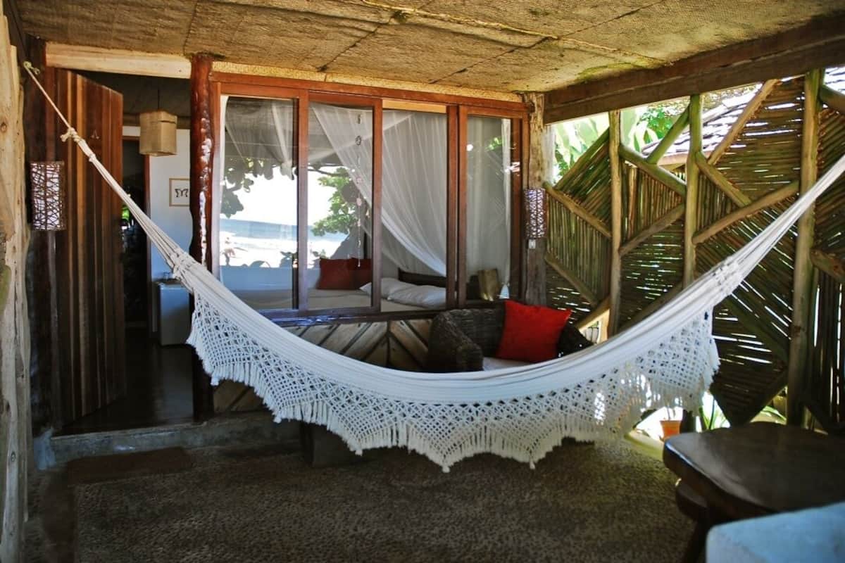 Decoración personalizada, muebles diferentes y wifi gratis