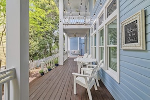 Outdoor dining - Amazing Porches, Outdoor Dining, & Tower in Seaside, FL! 2 Kings! 2 Bikes! (Santa Rosa Beach)