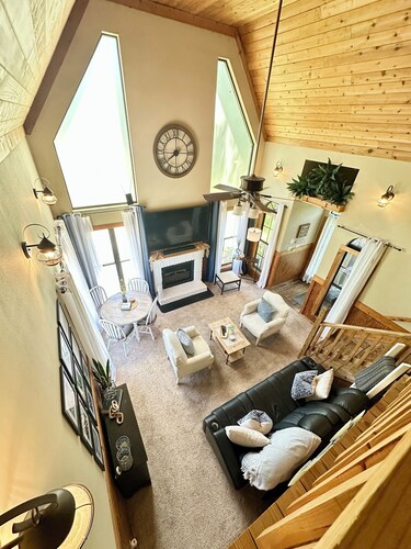 Disc golf, kayaks, or fish on private Cabin!  Near stores, casinos, beaches!