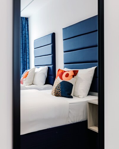  Upper Berkeley Hotel