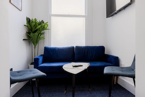 Lounge -  Upper Berkeley Hotel (London)
