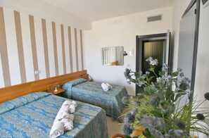 Hypo-allergenic bedding, down comforters, desk - Alba Living Boutique Hotel (Rodi Garganico)