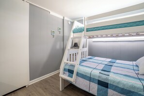 2 dormitorios, tabla de planchar con plancha, wifi y ropa de cama