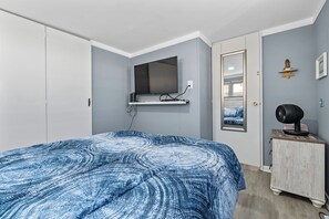 2 bedrooms, iron/ironing board, WiFi, bed sheets - 2 BR@Peachtree, Walk2Sand + Sit by Water (Ocean City)