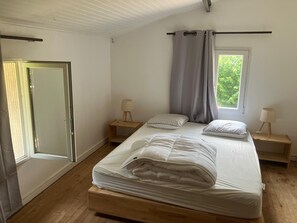 6 Schlafzimmer, Bügeleisen/Bügelbrett, kostenloses WLAN