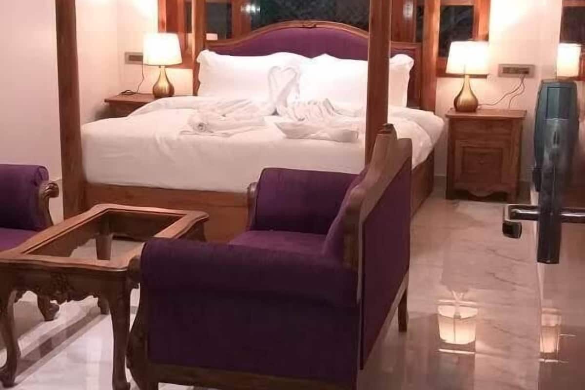 Suite presidencial | 1 dormitorio, edredones de plumas, mobiliario individual y escritorio