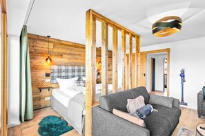 1 bedroom, travel crib, free WiFi, bed sheets - Atelier Wilder Kaiser | Pool, sauna & mountain view (Reit im Winkl)