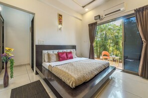 Free WiFi - Cosmicstays Luxe Oasis Pool & Bar Villa  (Lonavala)