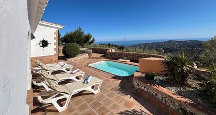 Luxury Escape With Private Pool & Jacuzzi in the Heart of Nature Frigiliana